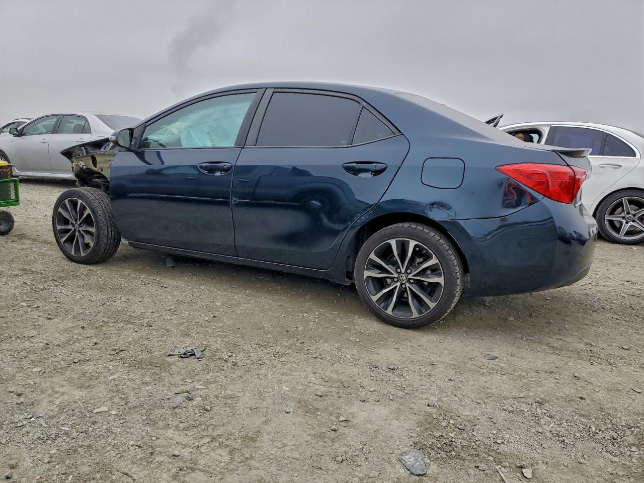 2018 TOYOTA COROLLA L photo 2