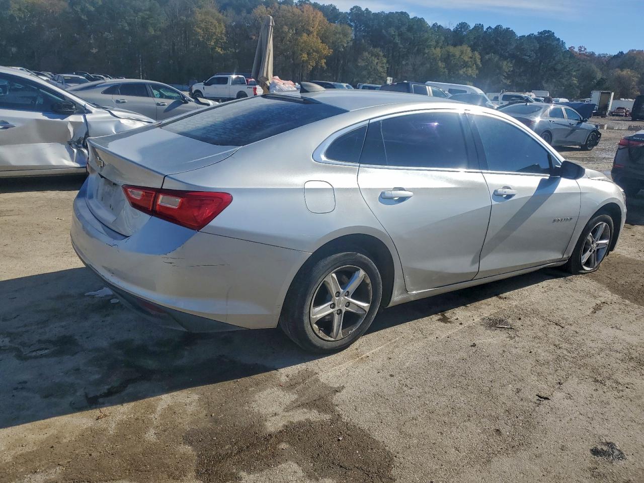 2020 CHEVROLET MALIBU LS photo 3