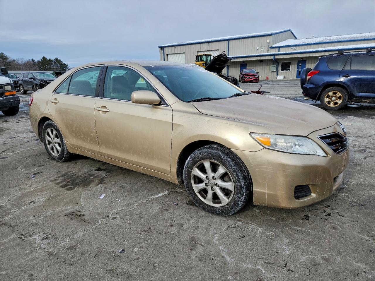 2011 TOYOTA CAMRY BASE photo 4