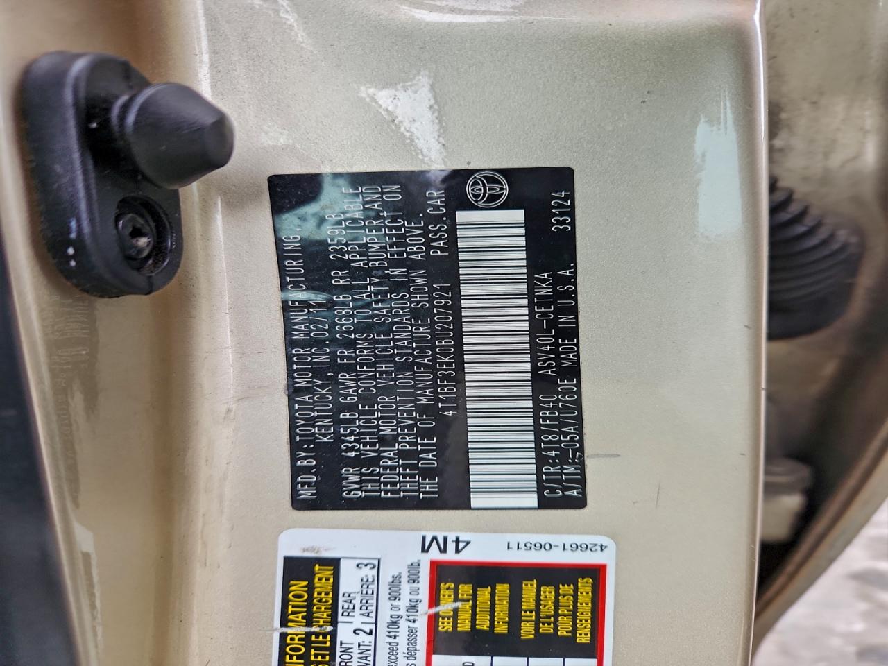 2011 TOYOTA CAMRY BASE photo 12
