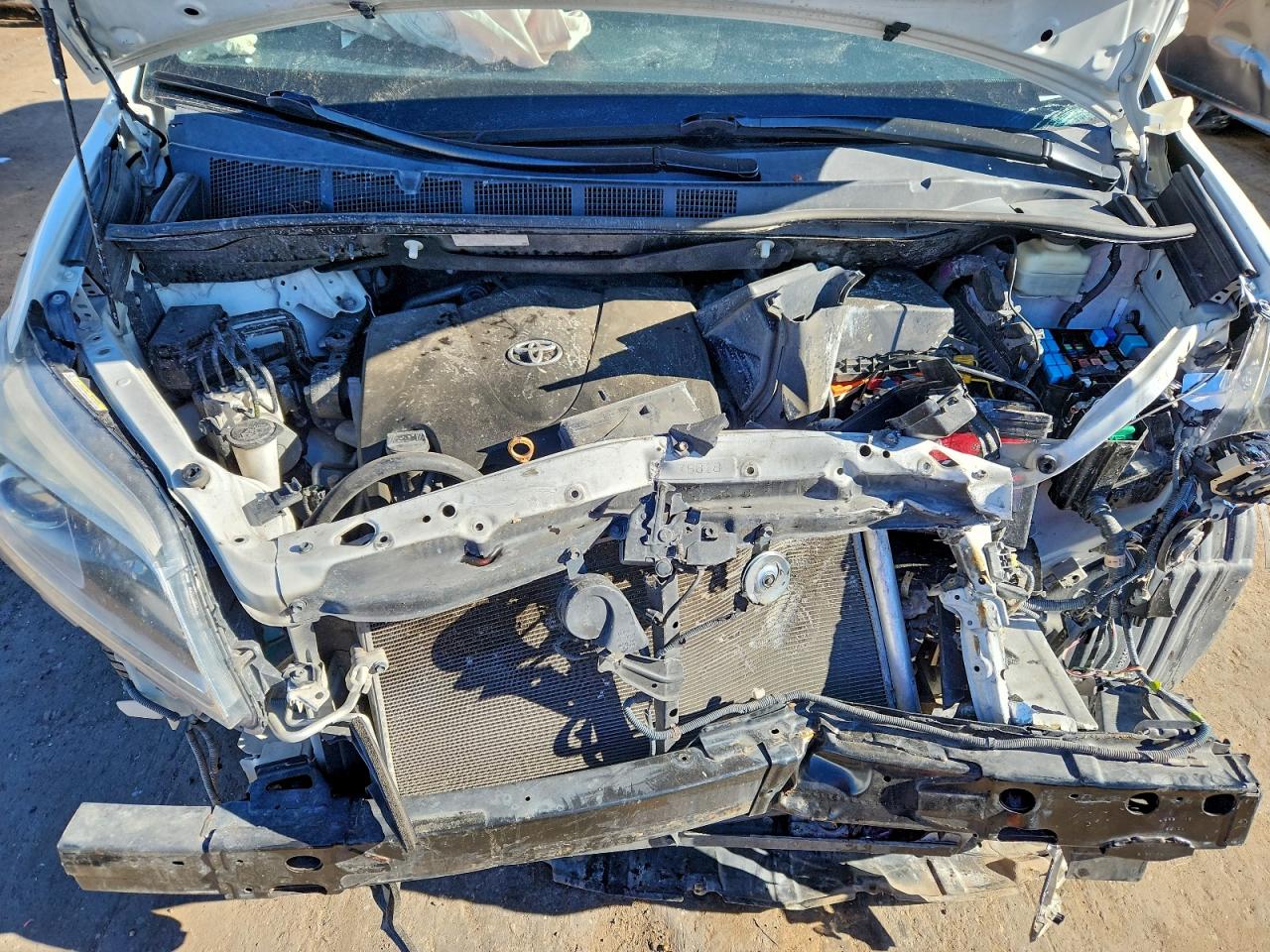2017 TOYOTA SIENNA XLE photo 12