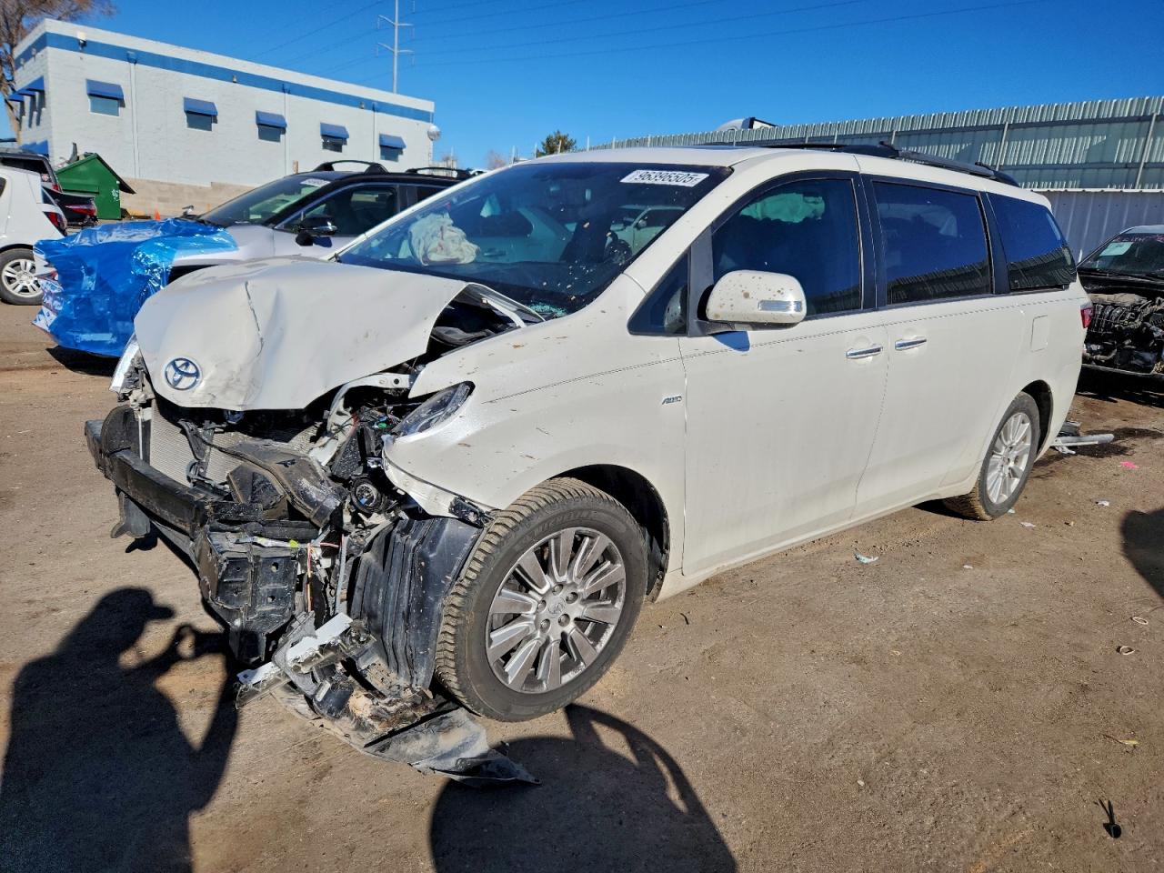2017 TOYOTA SIENNA