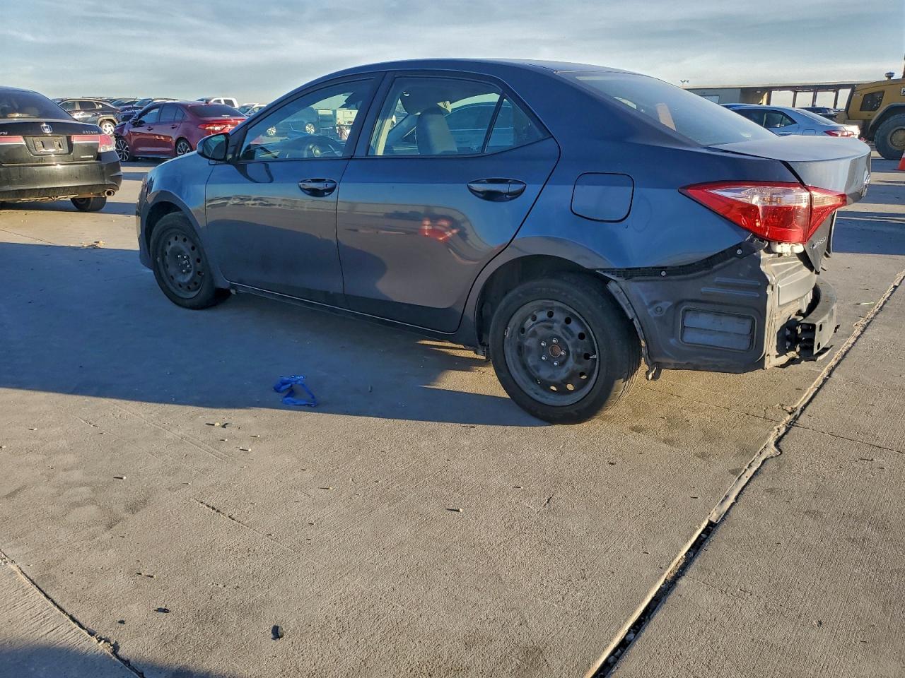 2019 TOYOTA COROLLA L photo 2