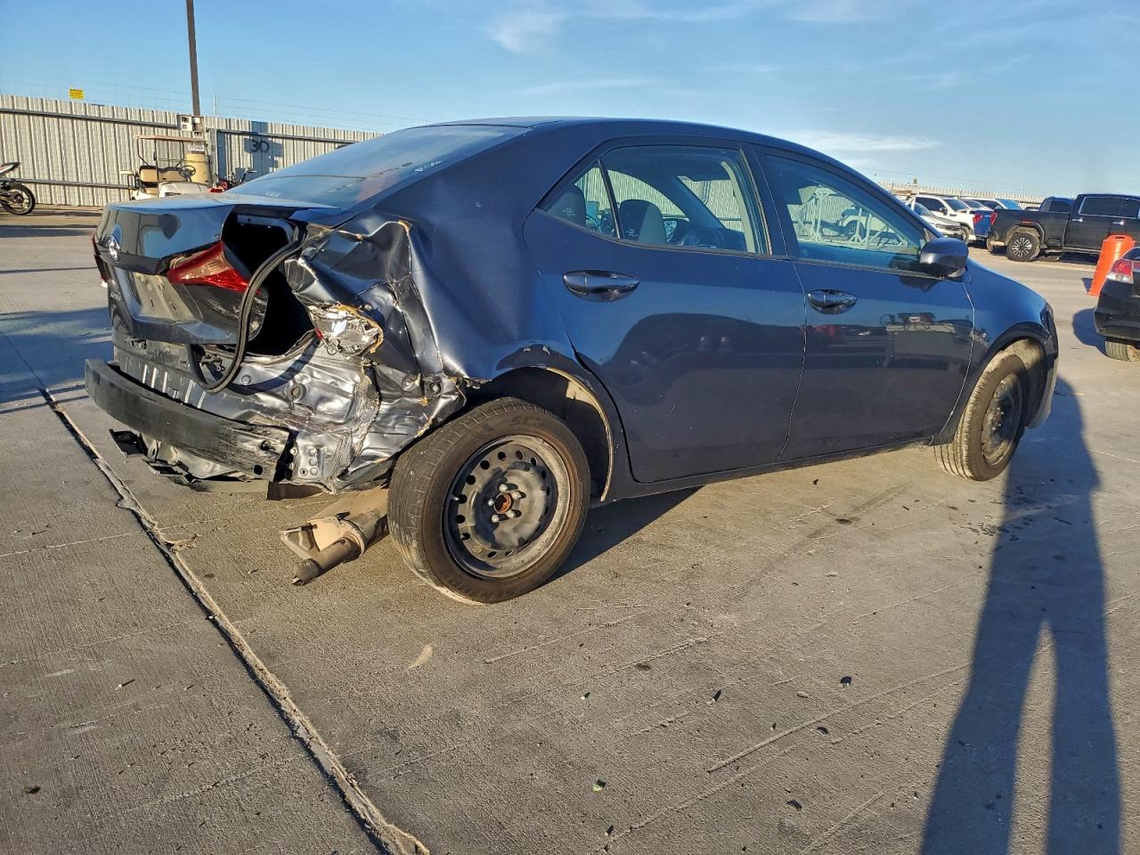 2019 TOYOTA COROLLA L photo 3