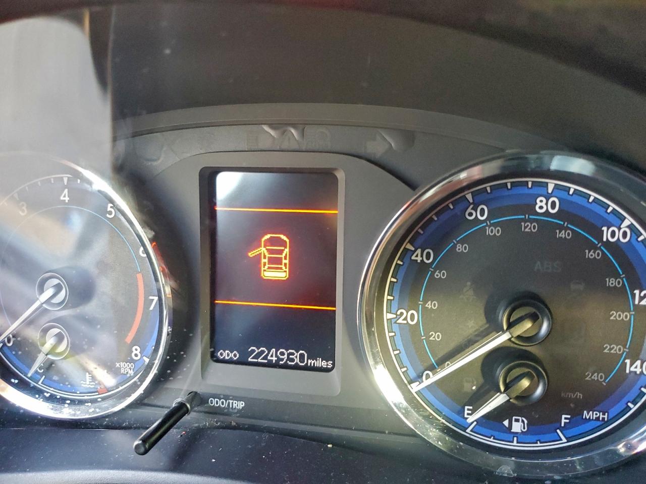 2019 TOYOTA COROLLA L photo 9