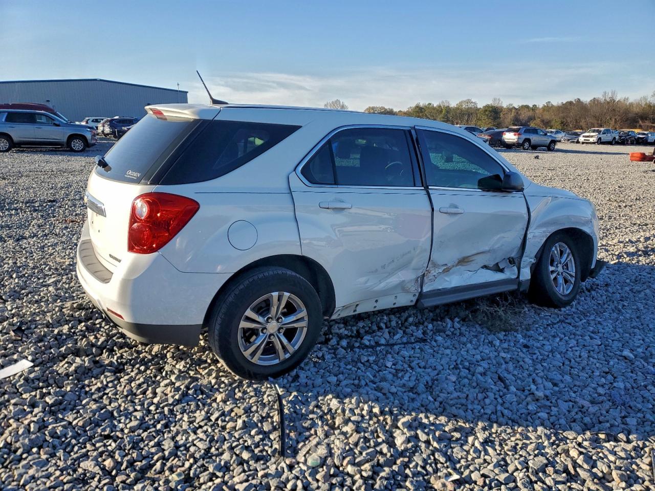 2013 CHEVROLET EQUINOX LS photo 3
