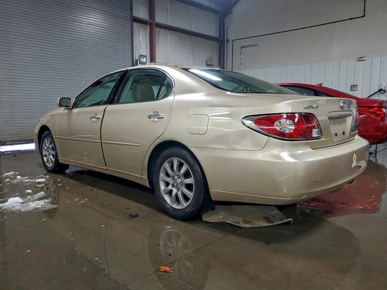 2002 LEXUS ES 300 photo 2