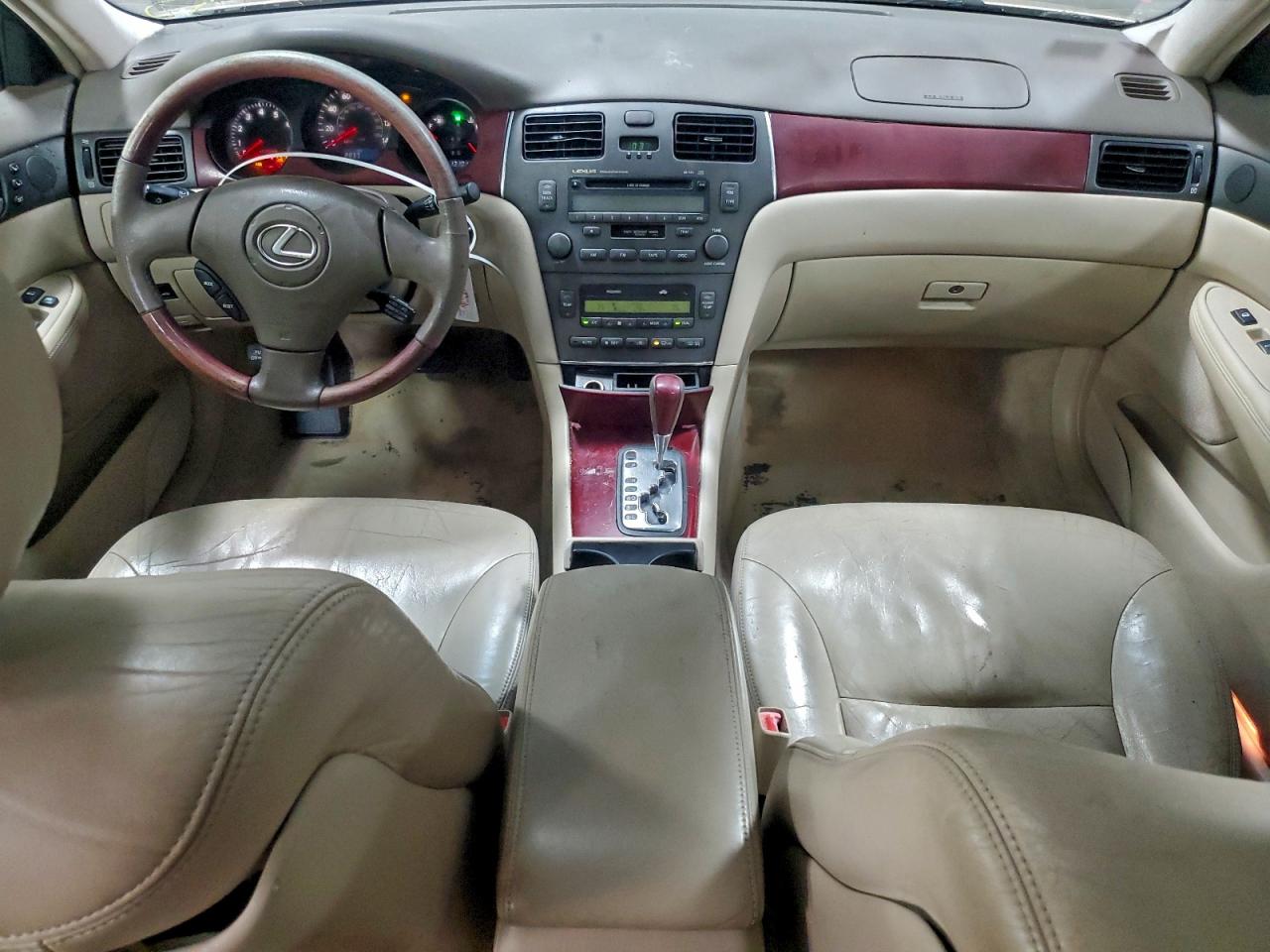 2002 LEXUS ES 300 photo 8