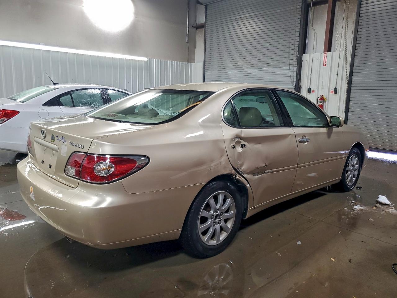 2002 LEXUS ES 300 photo 3