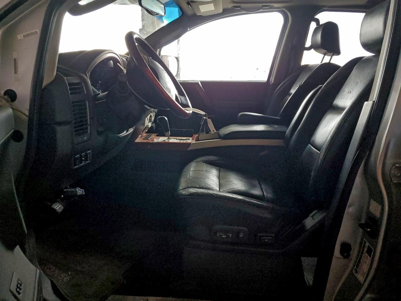 2005 INFINITI QX56 photo 7
