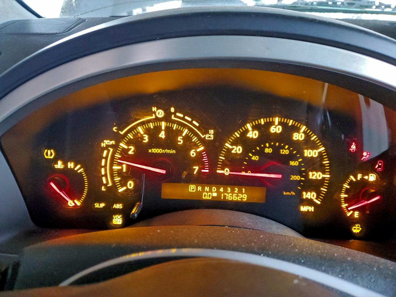 2005 INFINITI QX56 photo 9