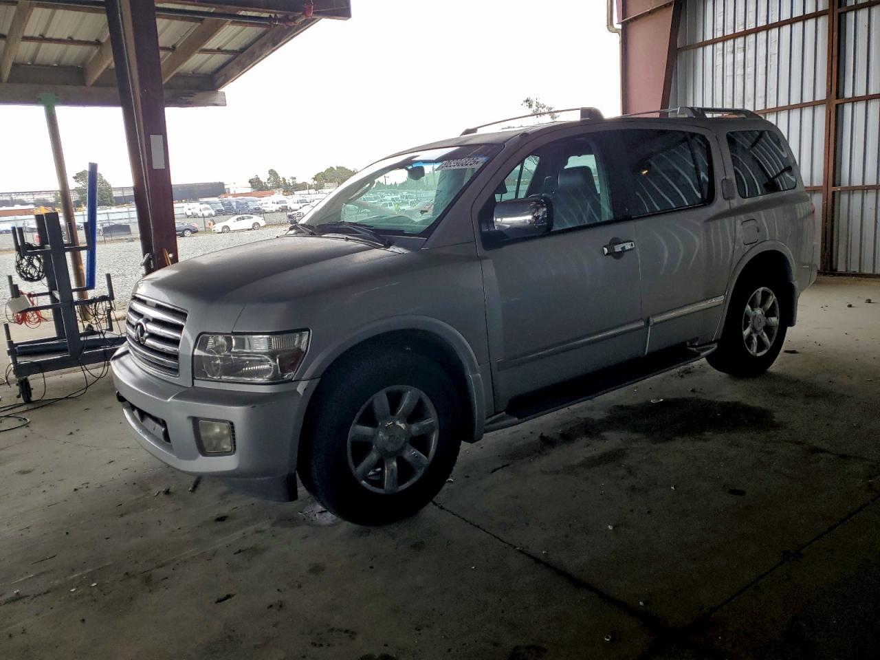 2005 INFINITI QX56 — MINOR DENT/SCRATCHES damage — photo 1