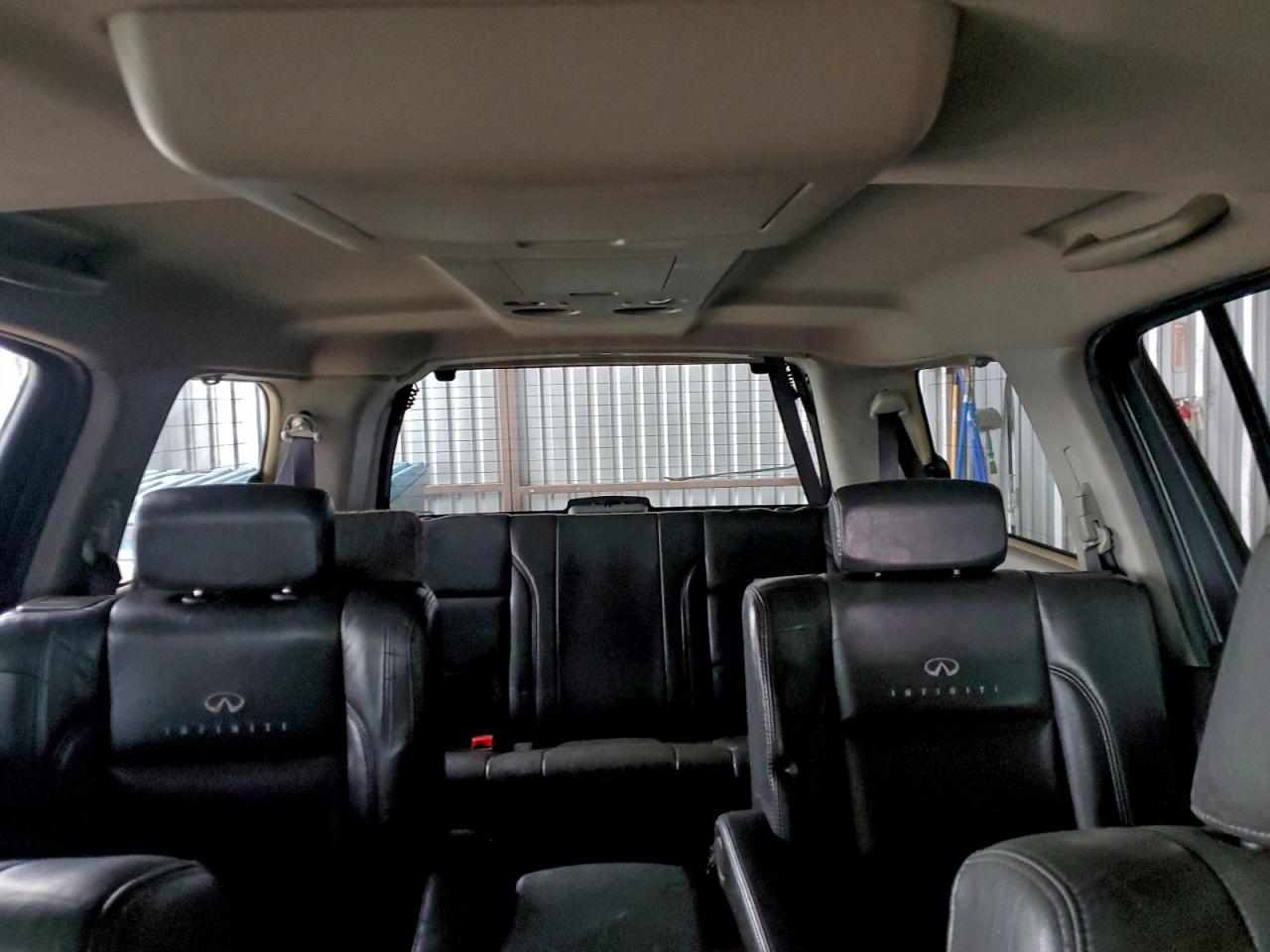 2005 INFINITI QX56 photo 10