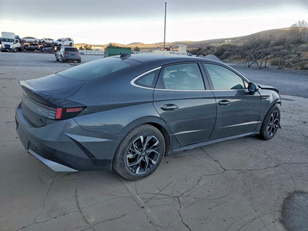2025 HYUNDAI SONATA SEL photo 3