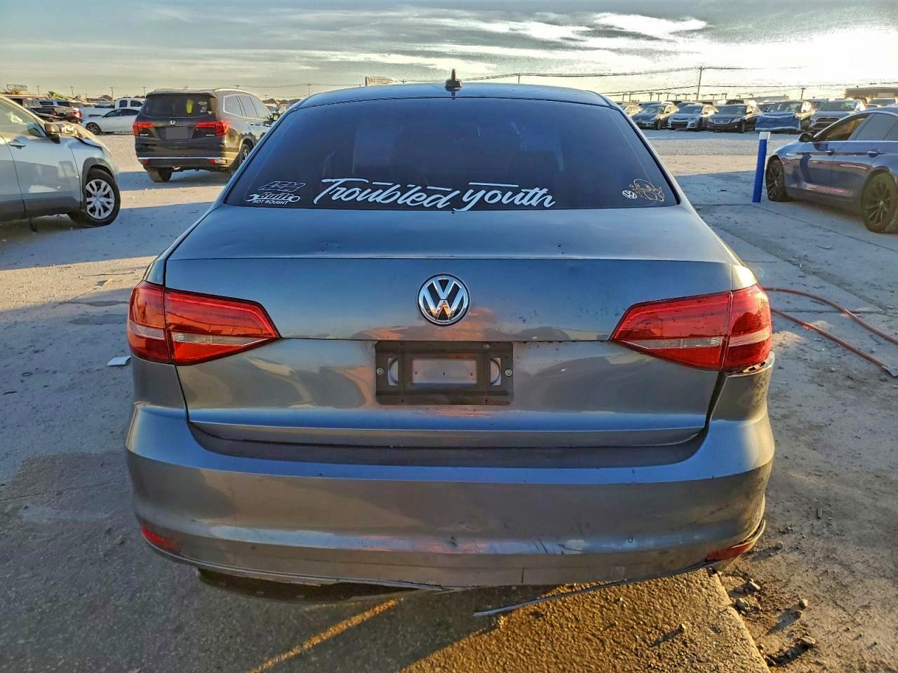 2015 VOLKSWAGEN JETTA SE photo 6