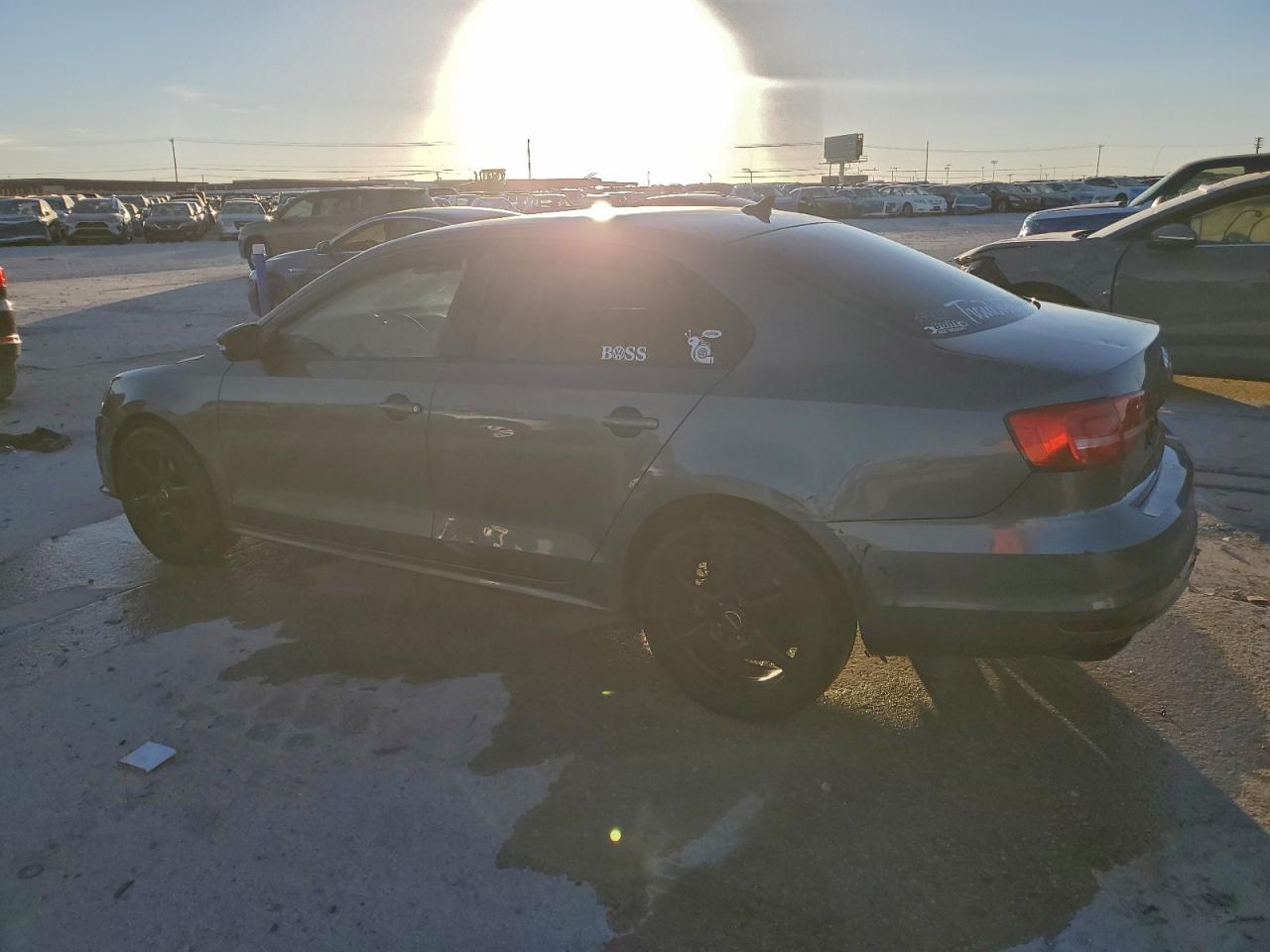 2015 VOLKSWAGEN JETTA SE photo 2