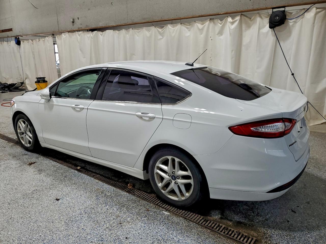 2016 FORD FUSION SE photo 2