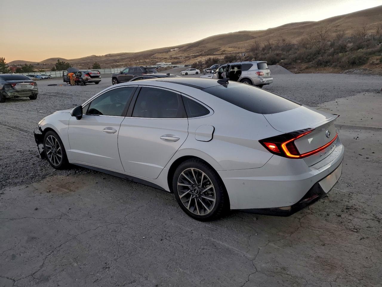 2020 HYUNDAI SONATA LIMITED photo 2
