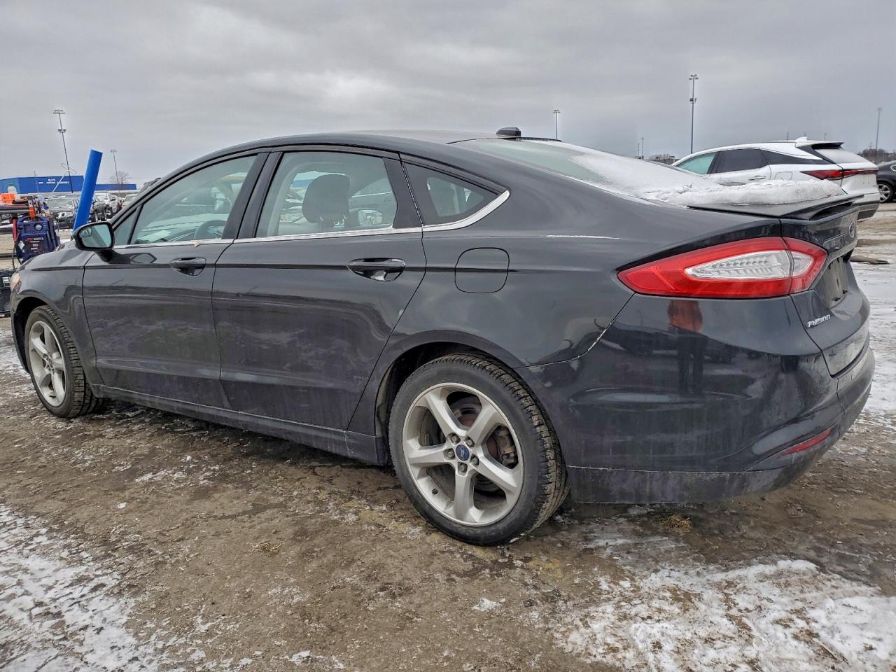 2013 FORD FUSION SE photo 2