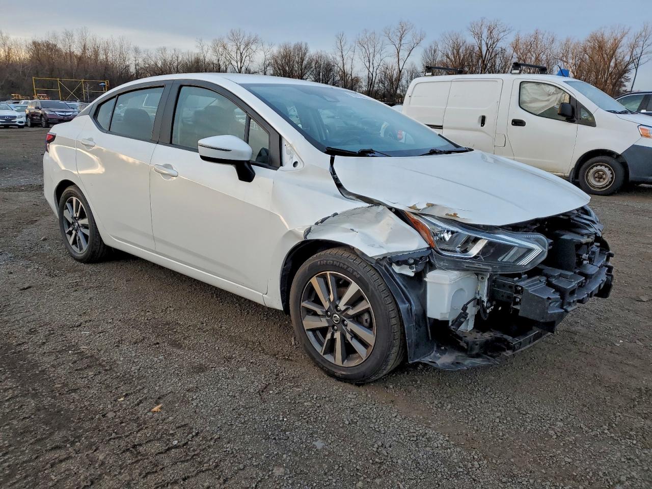 2021 NISSAN VERSA SV photo 4