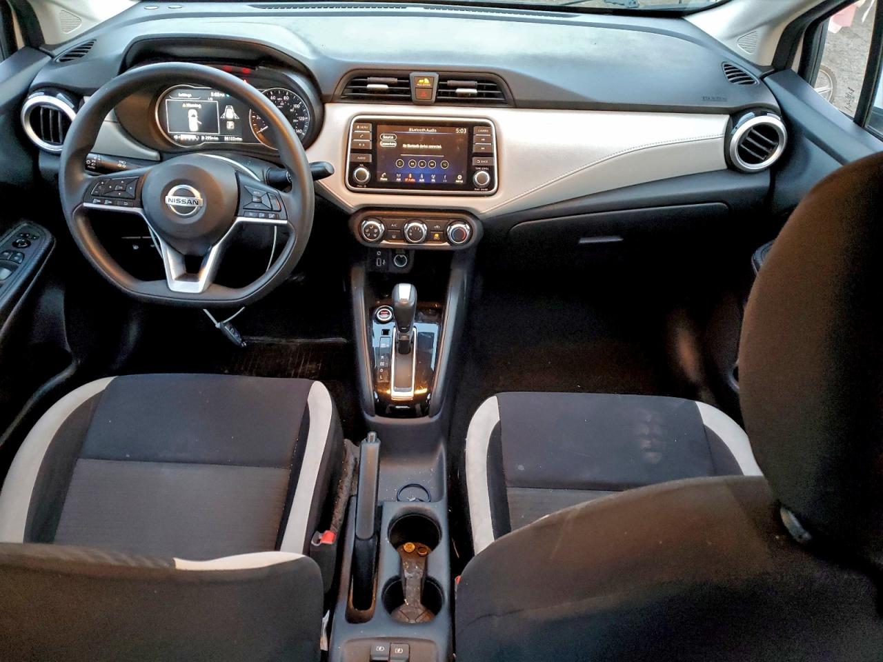2021 NISSAN VERSA SV photo 8