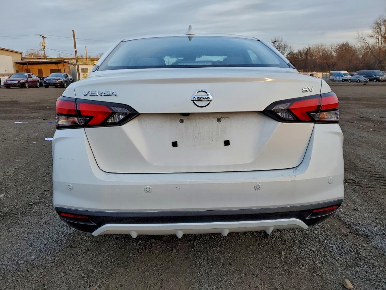 2021 NISSAN VERSA SV photo 6