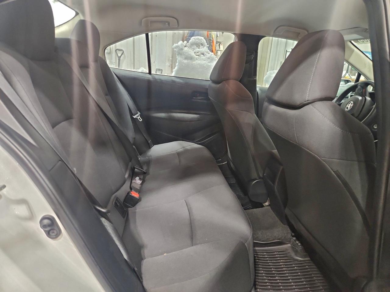 2022 TOYOTA COROLLA LE photo 10