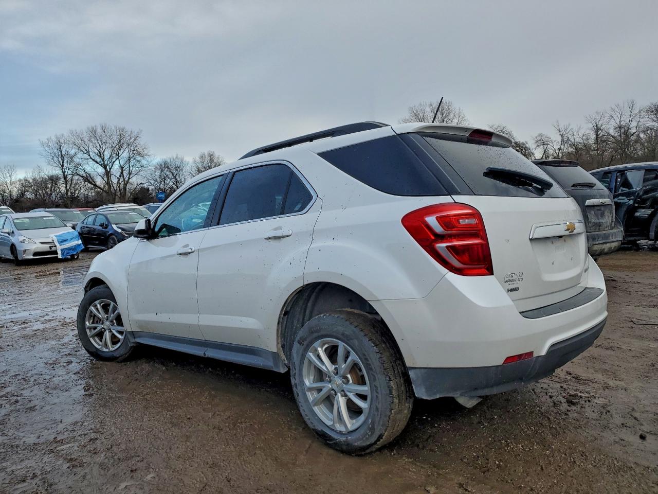 2016 CHEVROLET EQUINOX LT photo 2