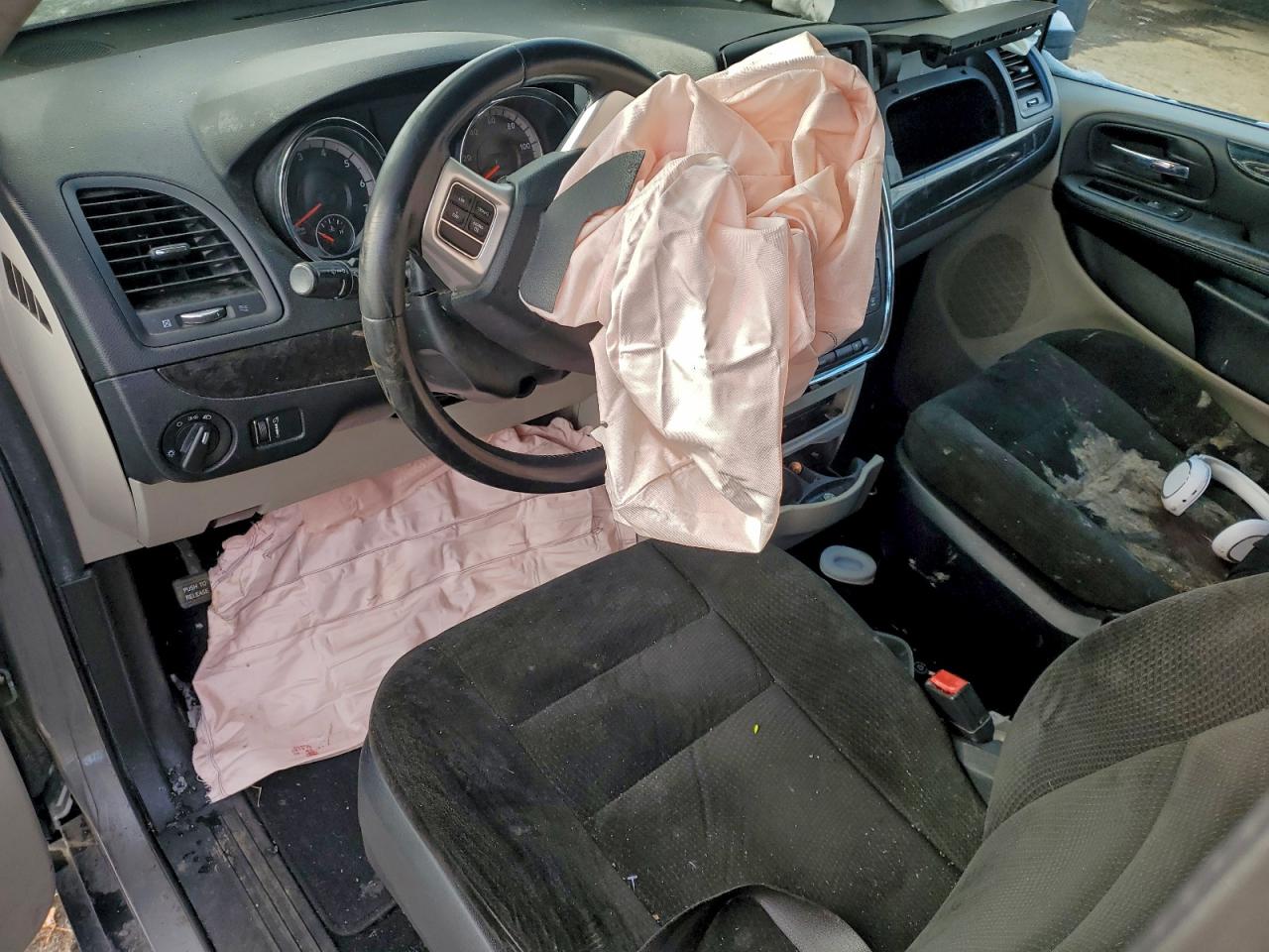 2015 DODGE GRAND CARAVAN SE photo 8