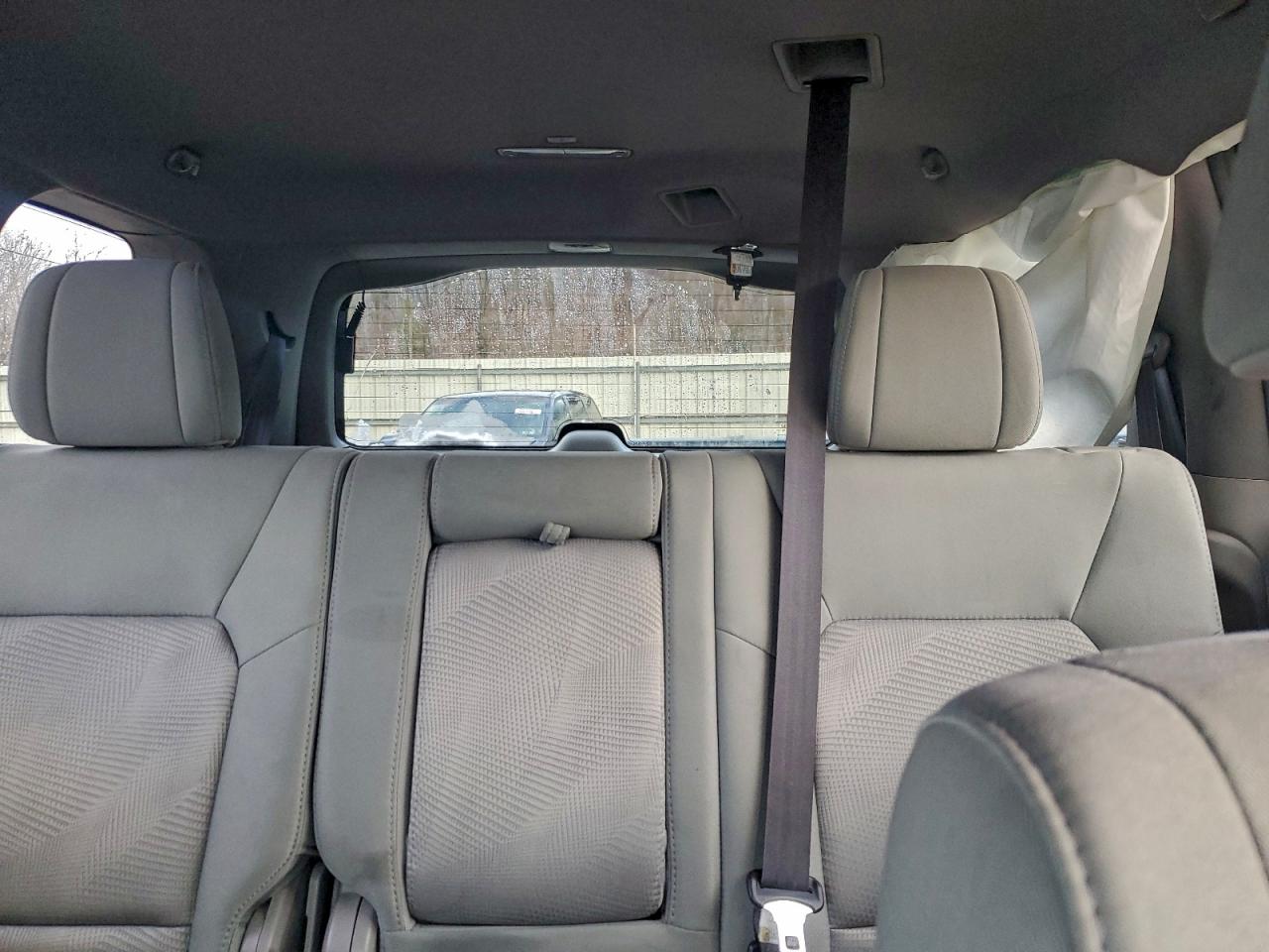 2015 HONDA PILOT LX photo 10