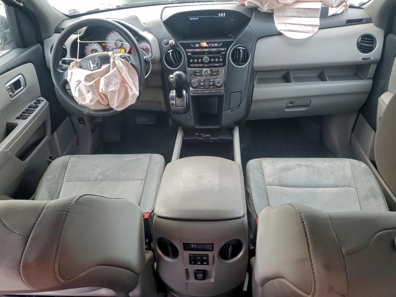 2015 HONDA PILOT LX photo 8