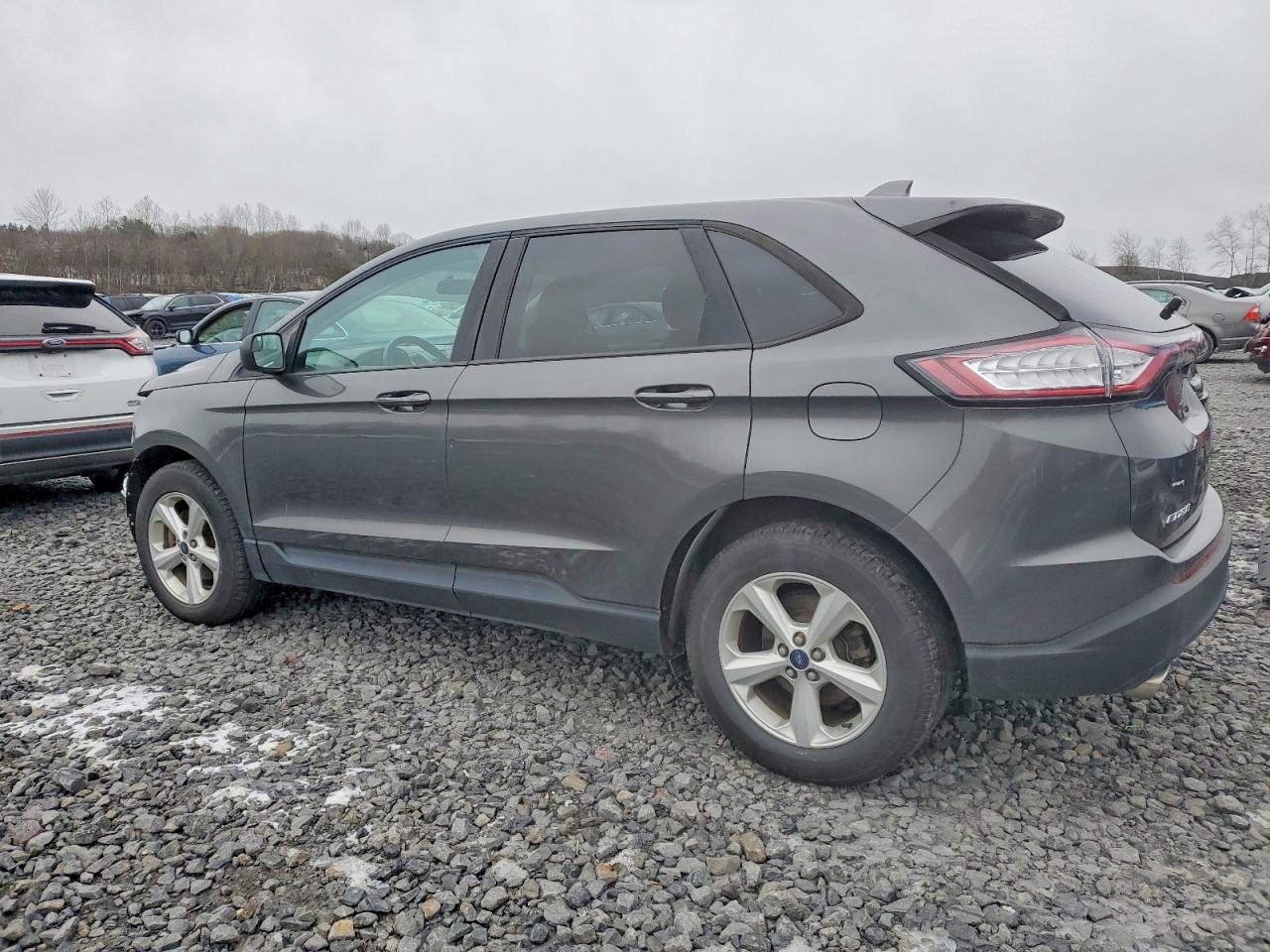 2015 FORD EDGE SE photo 2
