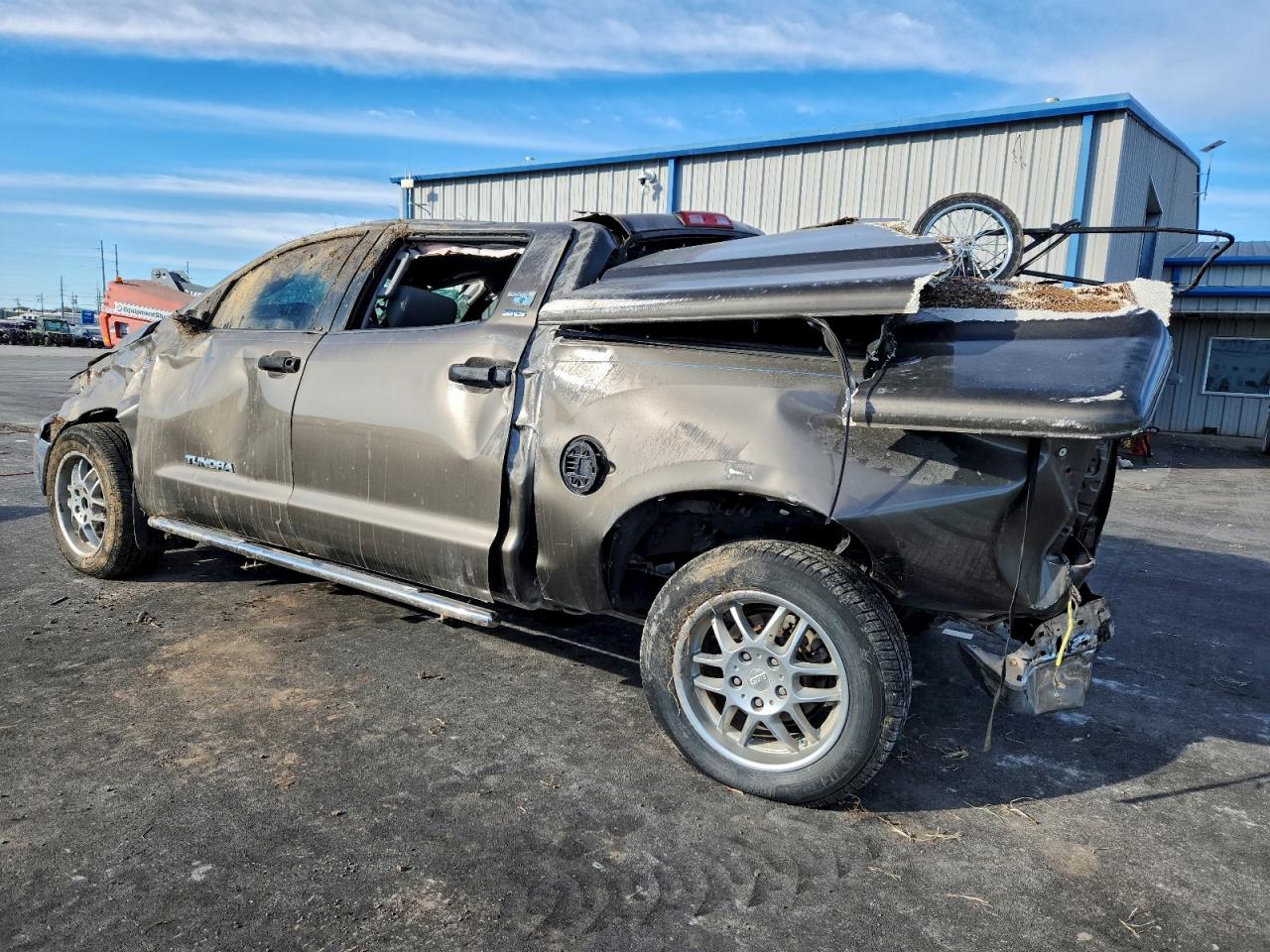 2012 TOYOTA TUNDRA CREWMAX SR5 photo 2