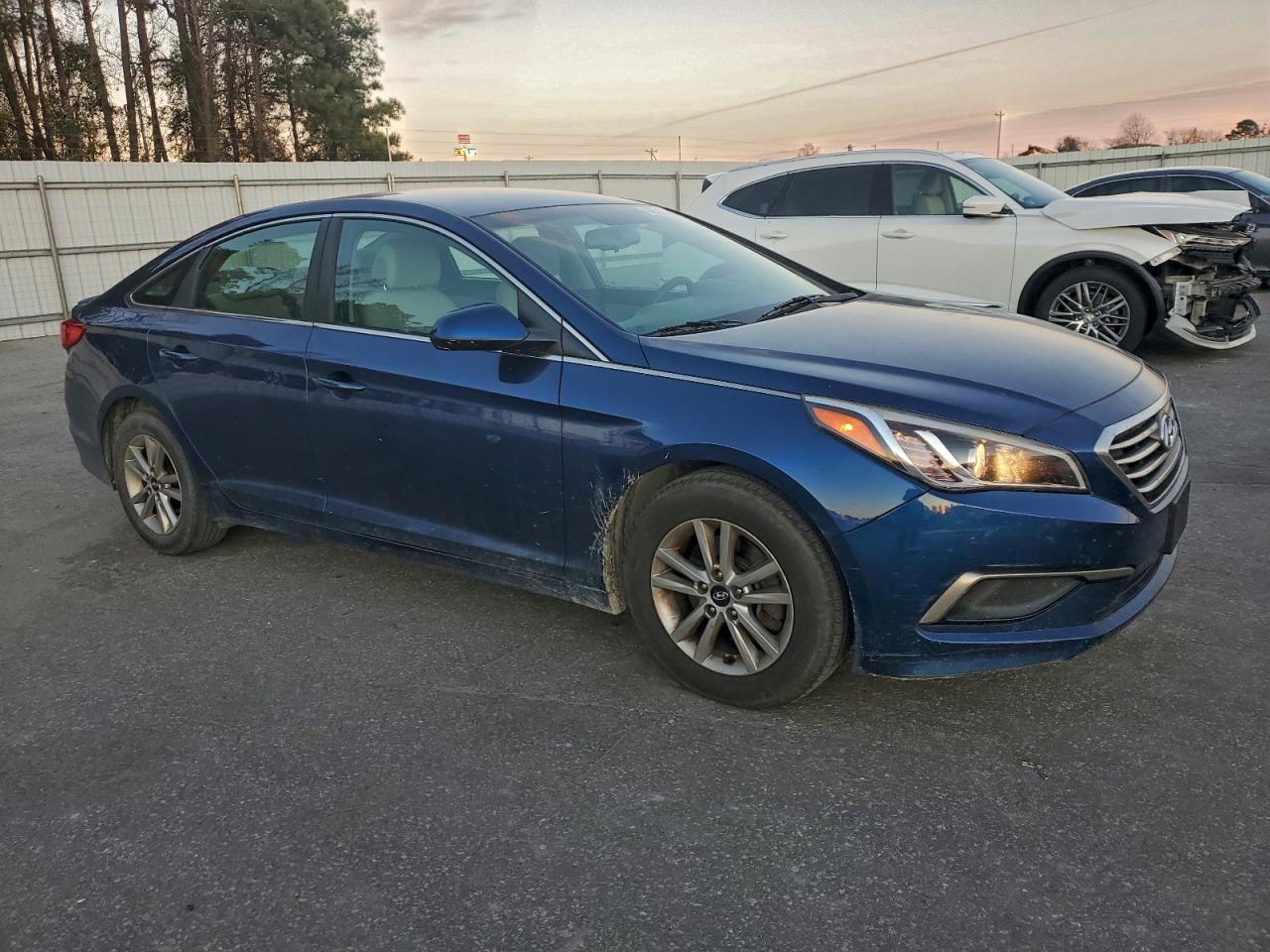 2016 HYUNDAI SONATA SE photo 4