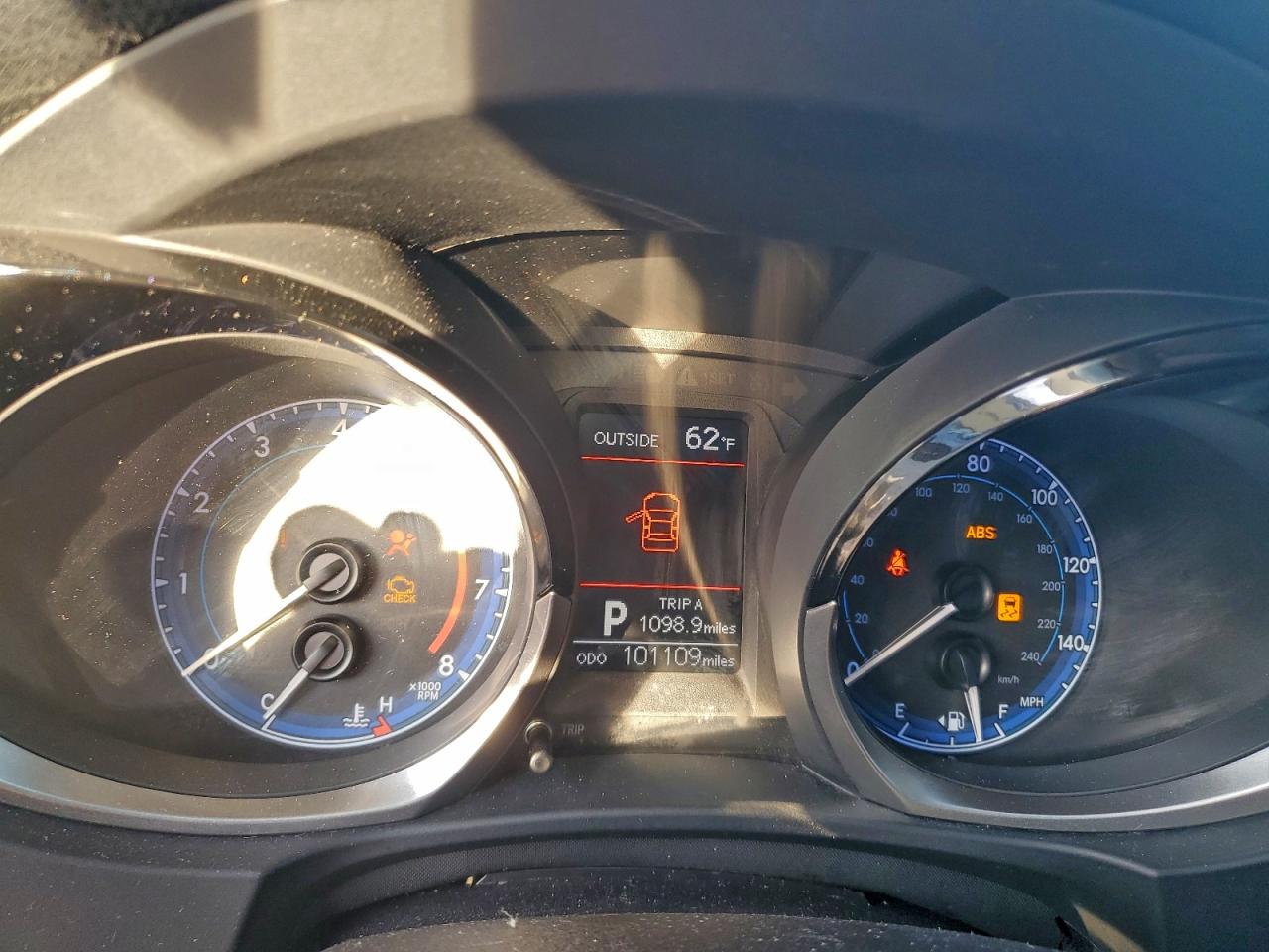 2016 TOYOTA COROLLA L photo 9