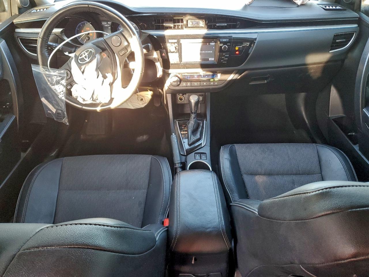 2016 TOYOTA COROLLA L photo 8