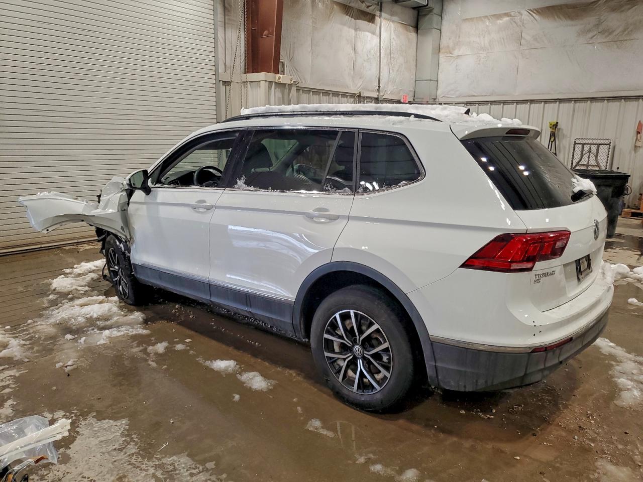 2021 VOLKSWAGEN TIGUAN SE photo 2