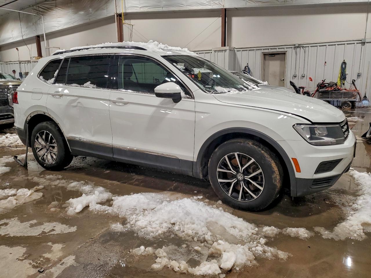 2021 VOLKSWAGEN TIGUAN SE photo 4