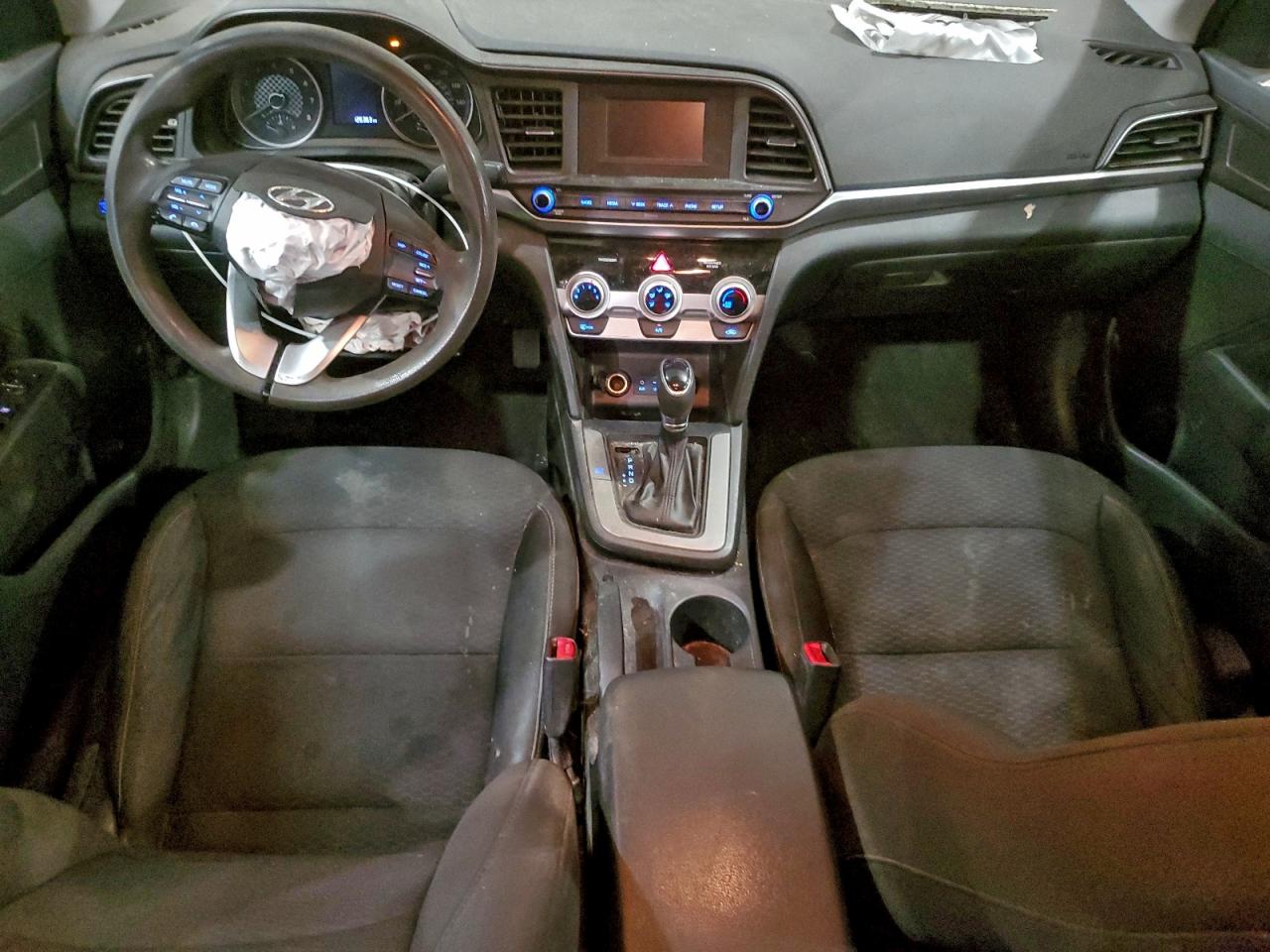 2019 HYUNDAI ELANTRA SE photo 8