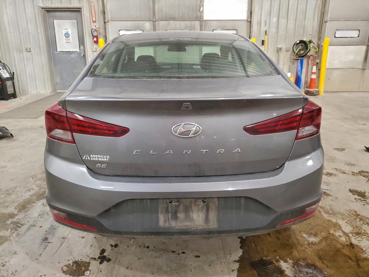 2019 HYUNDAI ELANTRA SE photo 6