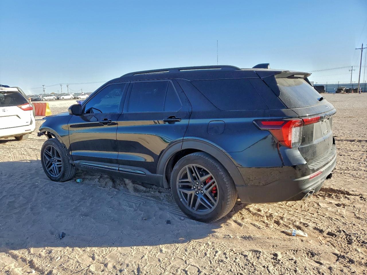 2025 FORD EXPLORER ST photo 2