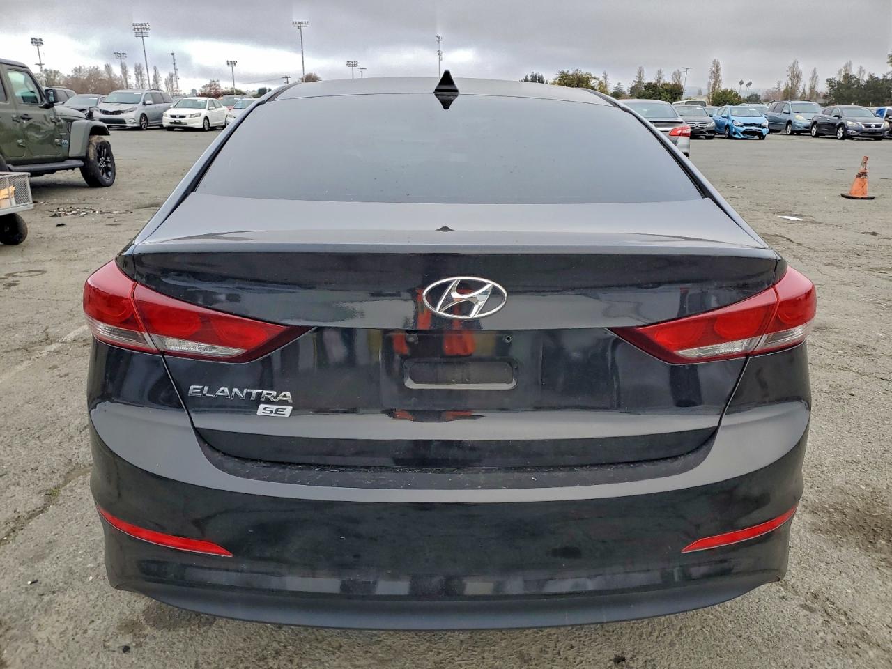 2017 HYUNDAI ELANTRA SE photo 6