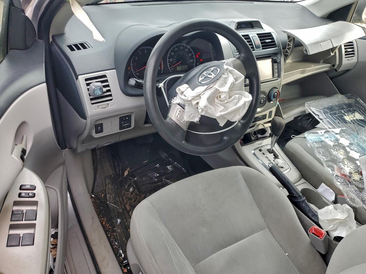 2013 TOYOTA COROLLA BASE photo 8