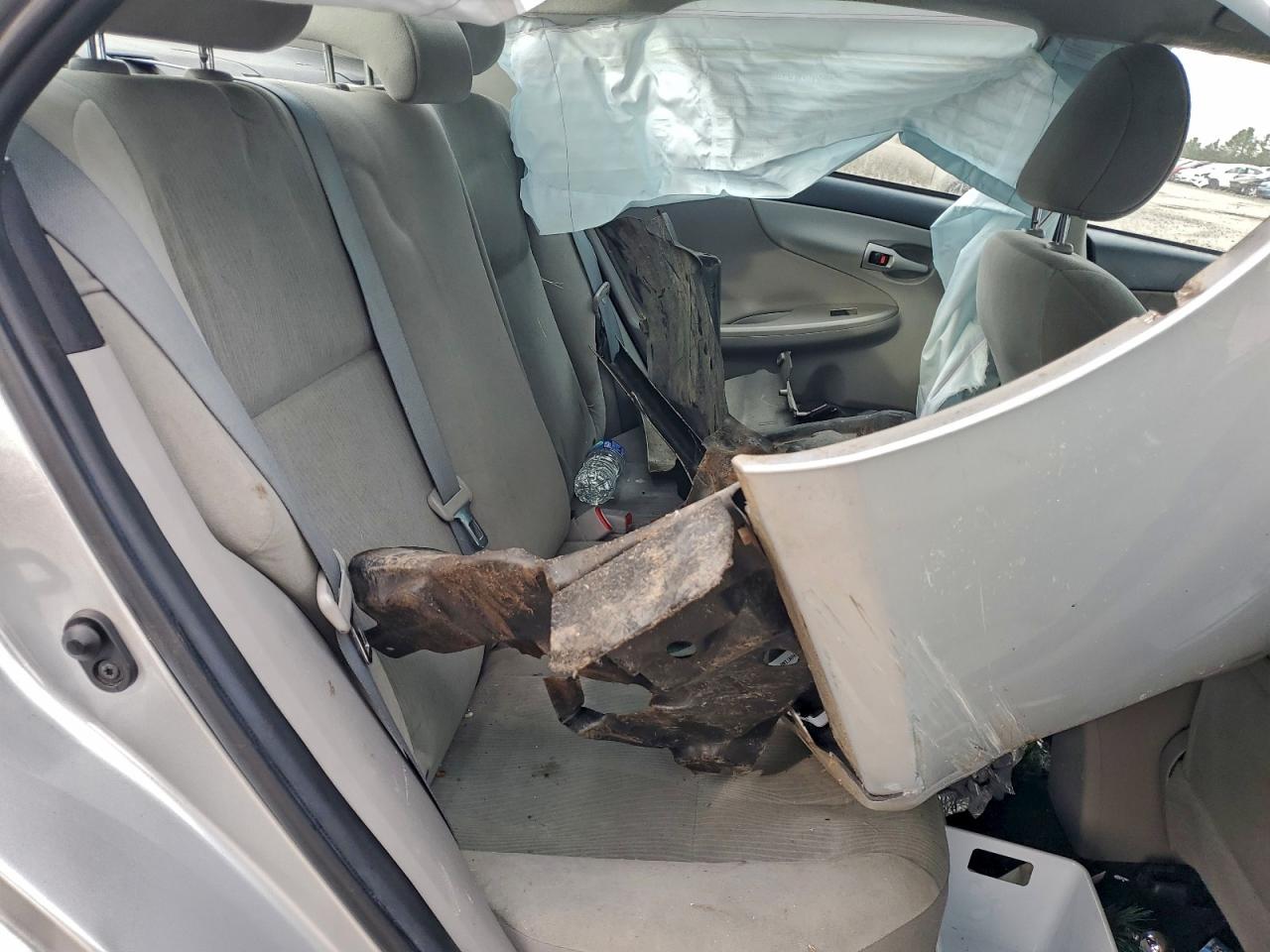 2013 TOYOTA COROLLA BASE photo 10
