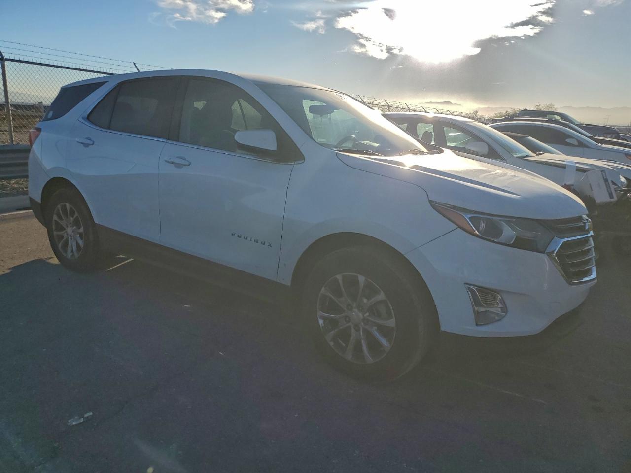 2019 CHEVROLET EQUINOX LT photo 4