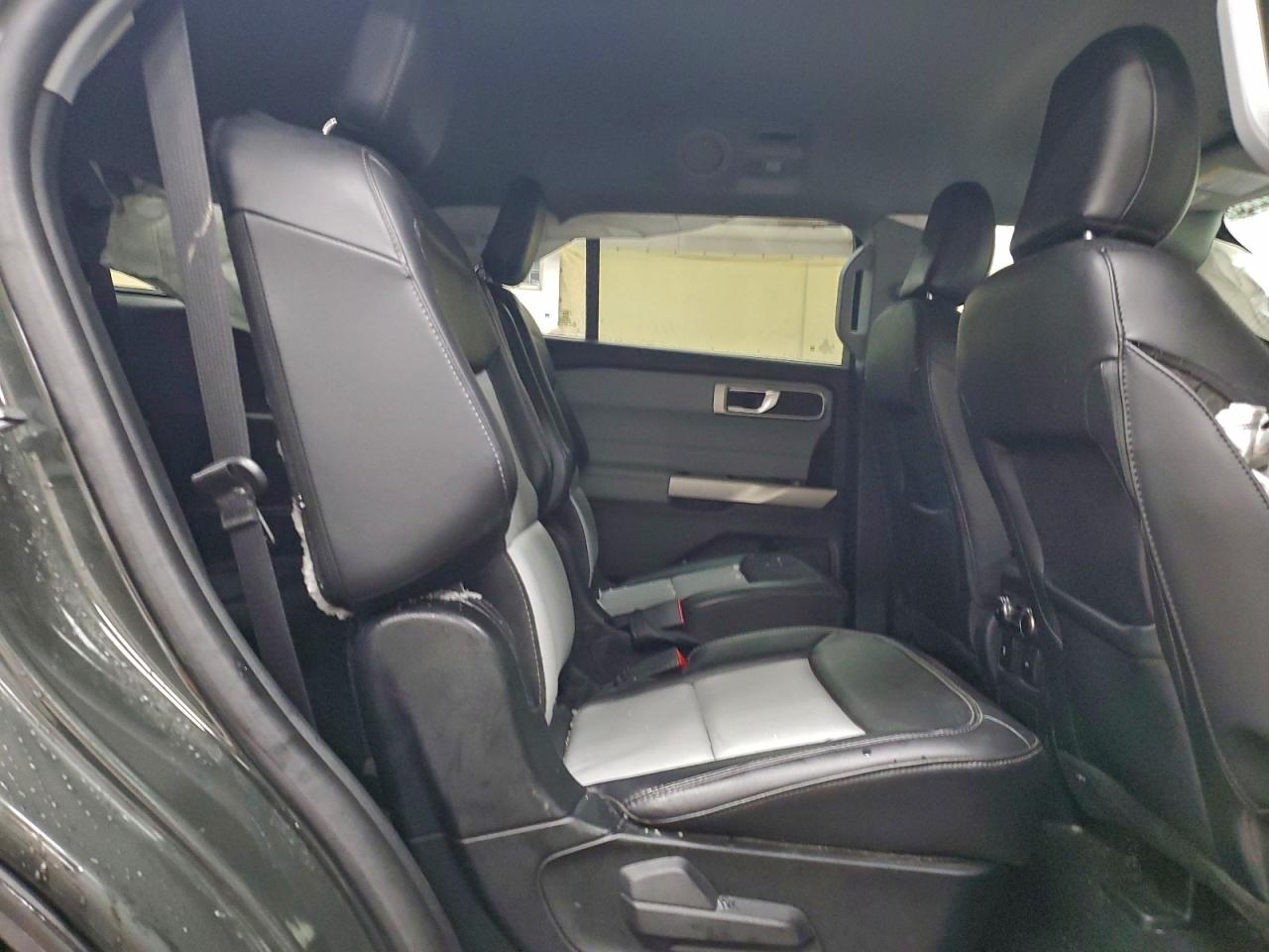 2023 FORD EXPLORER XLT photo 31