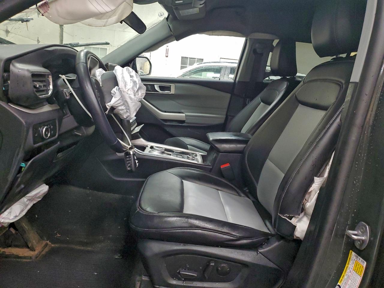 2023 FORD EXPLORER XLT photo 19