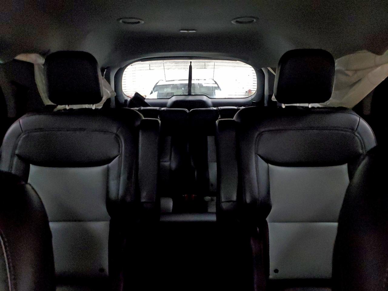 2023 FORD EXPLORER XLT photo 28