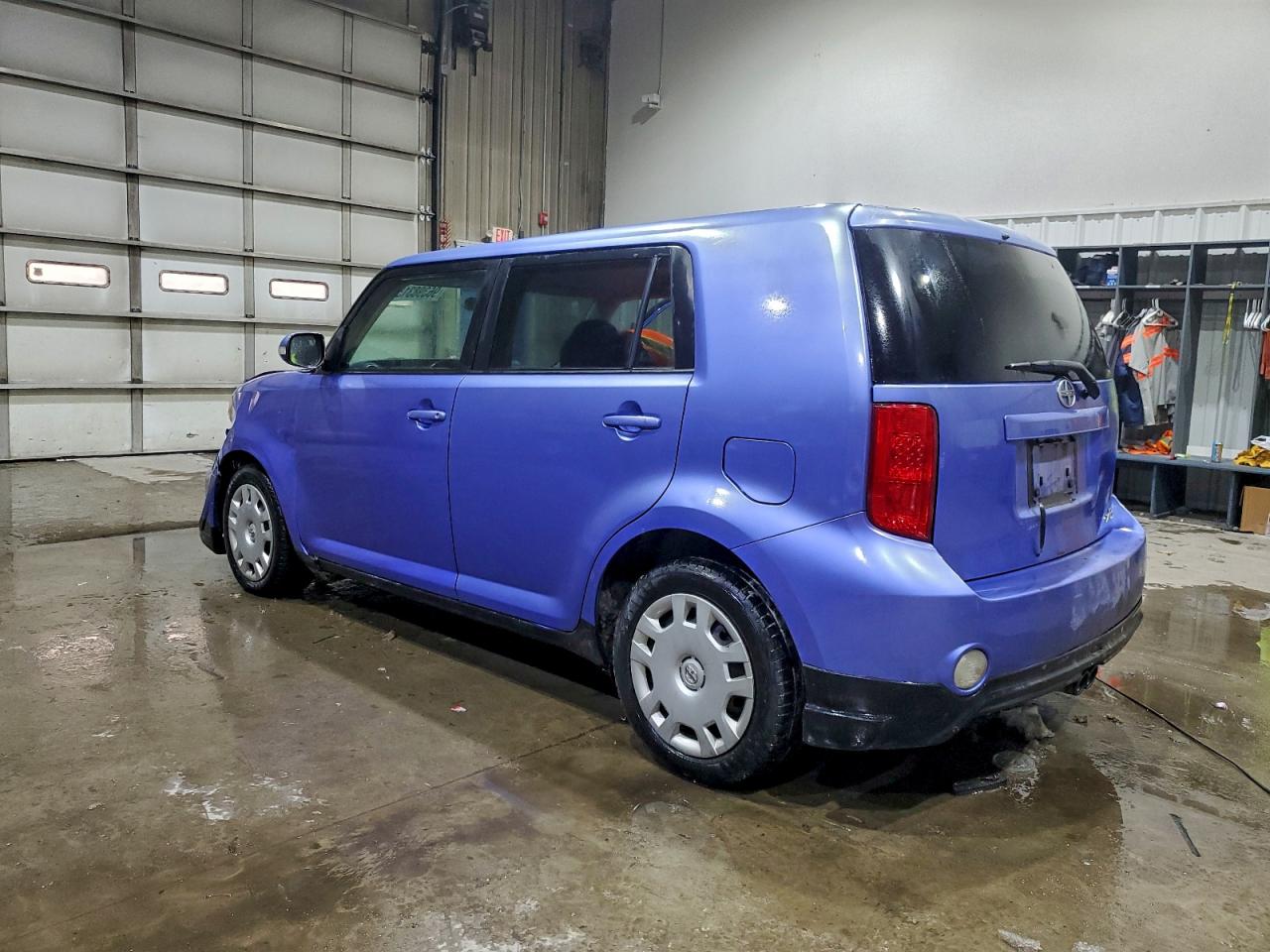 2010 TOYOTA SCION XB photo 3