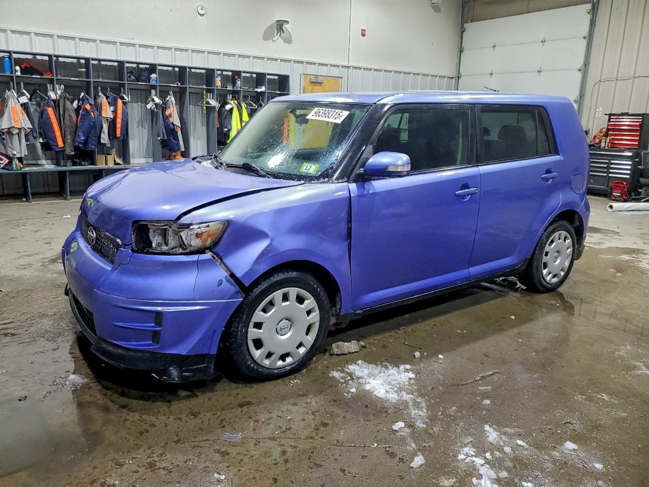 2010 TOYOTA SCION